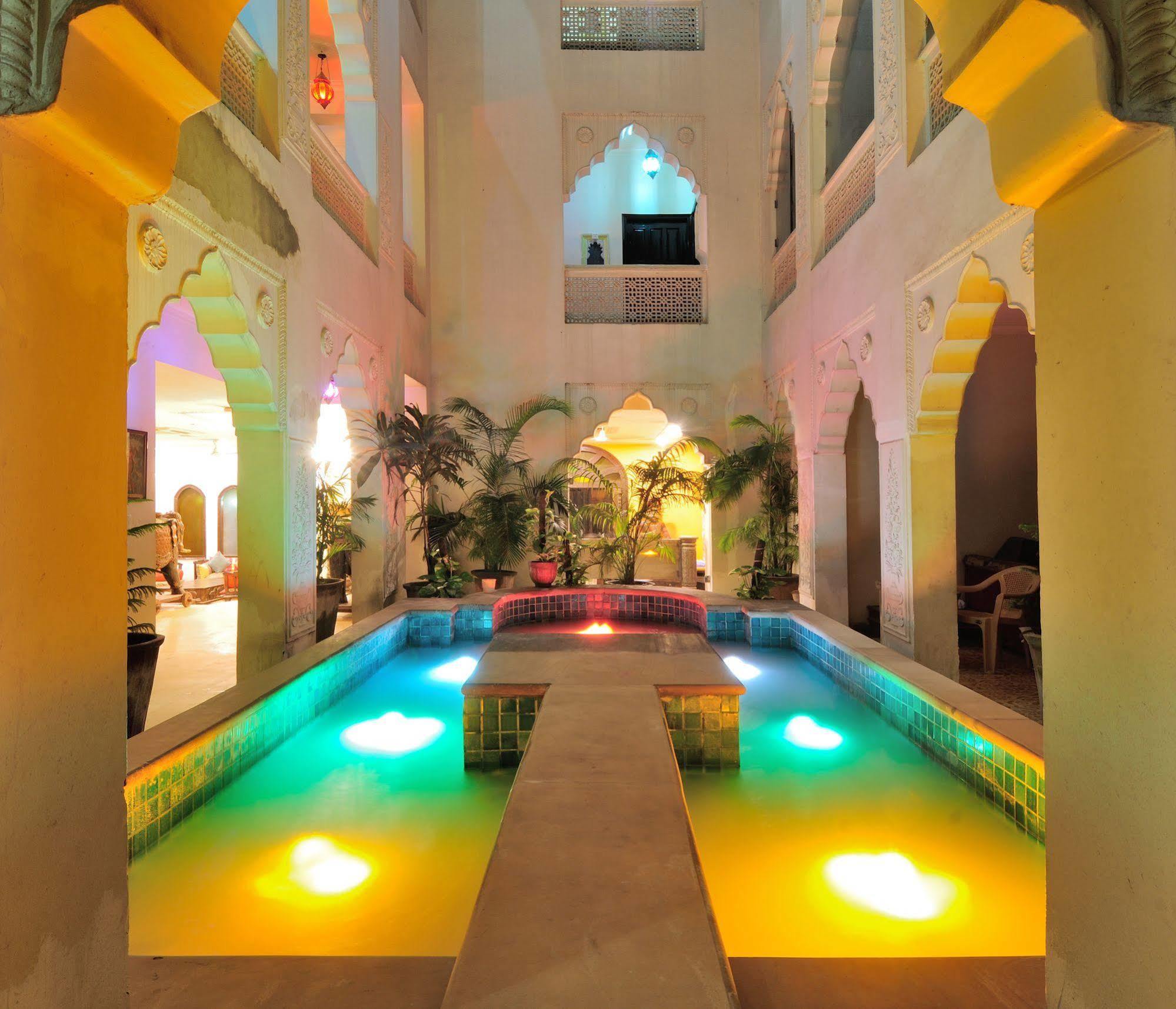 Staybook-Jyoti Mahal A Heritage Hotel New Delhi Eksteriør billede